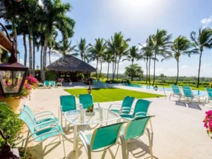 Elegant Beach Estate with Private Pool and Views of the Caribbean Sea from VILLAWAY®