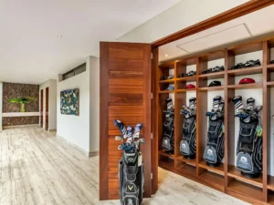 Elegant Contemporary Beach Estate with Private Pool from VILLAWAY®